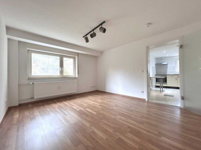 7304 - Studenten aufgepasst: Renovierte 1-Zimmerwohnung mit EBK und Gartenmitbenutzung!