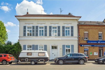 Luxuriöse Villa mit Eleganz, Stil und großzügigem Gartenparadies