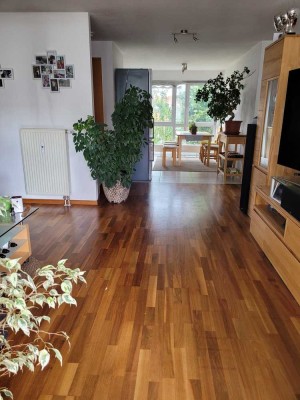 Provisionsfrei ohne Makler! Exklusive lichtdurchflutete 4,5-Zimmer-Wohnung mit Südbalkon in Fellbach