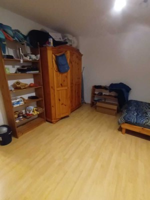 Charmante 1-Zimmer Wohnung im 1. OG in Erlangen Zentrum