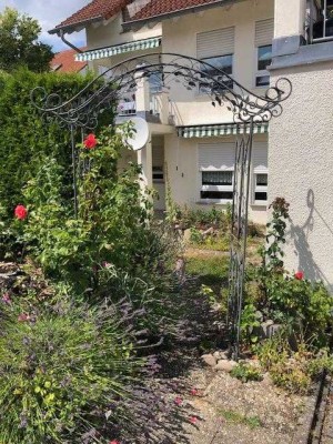 2-Zimmerwohnung mit Garten und Garage