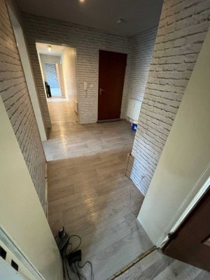 !!WOHNBERECHTIGUNGSSCHEIN !! Ansprechende  4-Raum-DG-Wohnung mit Balkon und EBK in Rastatt