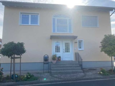 Einfamilienhaus mit Einliegerwohnung in Bestlage - rundum erneuert und bezugsfertig