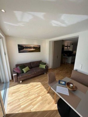 1-Zimmer mit Einbauküche, Balkon und garage