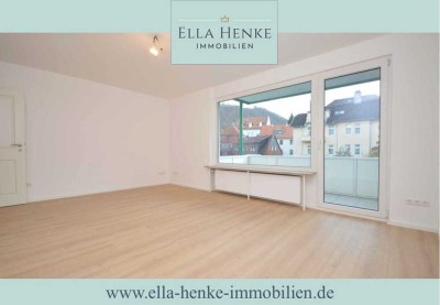 Modernisierte, helle 2-Zimmer-Wohnung in Toplage mit Balkon, neuer Küche + neuem Bad...