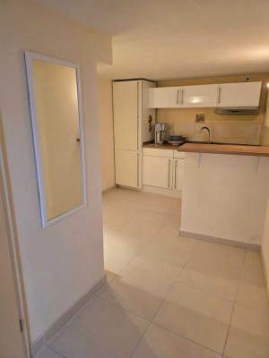 Exklusive, geräumige 1-Zimmer-Wohnung (teilmöbliert)  in Gross-Gerau Stadt