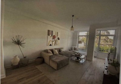 Luxuriöse sanierte 3-Zimmer-Wohnung mit Balkon in Deutz
