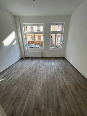 Moderne 2-Zimmer-Wohnung in saniertem Altbau