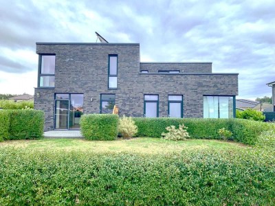 Moderne Doppelhaushälfte, 10 Autominuten zur VW-Arena, Garten+ große Dachterrasse