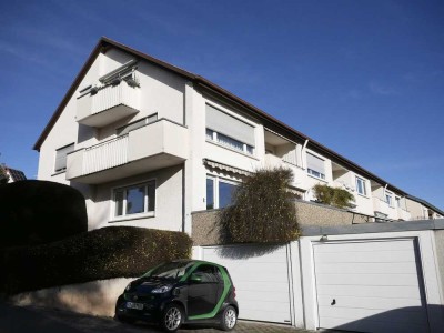 Stilvolle 3-Zimmer-Hochparterre-Wohnung mit gehobener Innenausstattung und EBK in Böblingen
