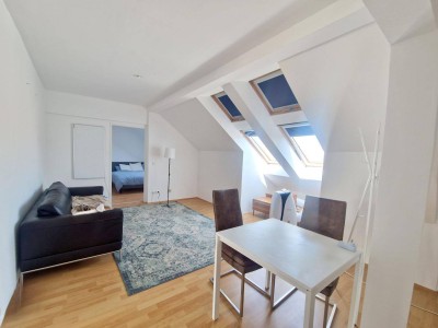 Wunderschöne Dachgeschosswohnung mit Loft Feeling