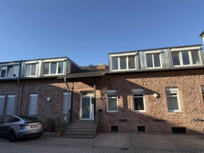 Helle 5 ZKB Wohnung im Herzen Landaus