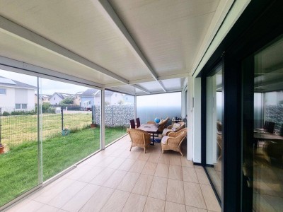 Ruhiges &amp; attraktives Familienwohnen nahe Wien - mit Garten, Wintergarten, Terrasse &amp; 2 Stellplätzen