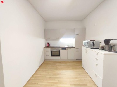 Helle Wohnung inklusive 2 Tiefgaragenplätzen!