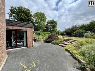 Exklusive EG-Wohnung mit Kamin, Einbauküche, eigenem Garten und Garage - Kerpen
