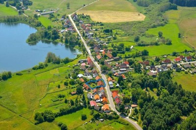 Schickes Ein- oder Zweifamilienhaus in idyllischer Lage und Seenähe