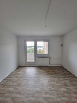 Sanierte 3 Zimmer-Wohnung im Herzen von Chrieschwitz!