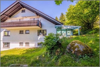 2-in-1-Ferien-/Eigentumswohnung mit Wintergarten, Garage und herrlicher Aussicht!