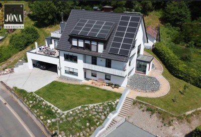 RESERVIERT!!! Blick über die Dächer von Kulmbach!
Saniertes Drei-Familien-Haus mit Wärmepumpe und P