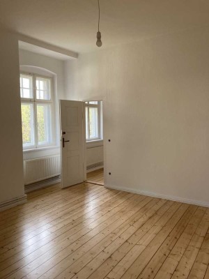 Helle 2-Zimmer-Wohnung mit Wintergarten im Bürgergartenviertel von Naumburg