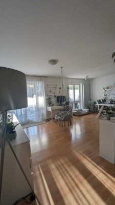 Helle 2,5 Zimmer-Wohnung mit Garten zur Alleinnutzung in Kornwestheim (Kreidlergebiet)