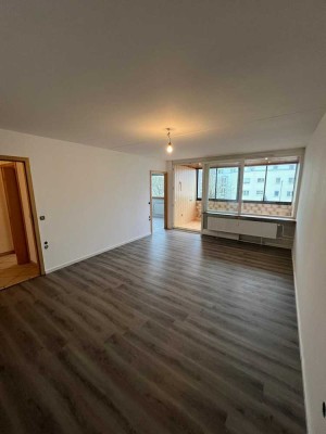 Renovierte 3-Zimmer-Wohnung + Garage