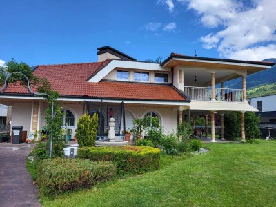 Elegantes Wohnhaus auf großem Grund!