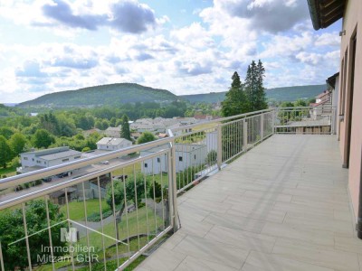 Modernisiertes Wohnhaus mit Einliegerwhg. und Garage in Panoramalage von Beilngries