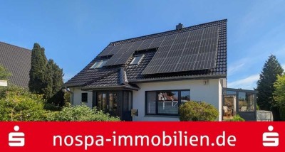 Energetisch modernisiertes Einfamilienhaus mit Wintergarten und PV-Anlage in ruhiger Feldrandlage!