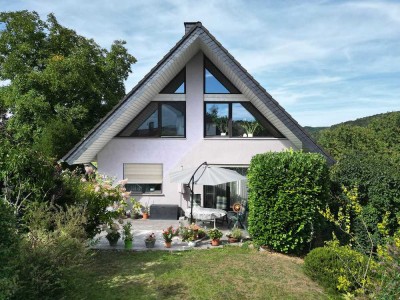 Traumhaftes Architektenhaus mit ELW in idyllischer Umgebung
