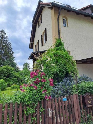 Liebhaberobjekt: 2-Familienhaus mit besonderem Flair, Naturgarten u. Bauplatz suchen neuen Besitzer