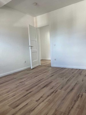 vollständig renovierte 2-Zimmer-Wohnung mit Dachterrasse im schönen Duisburger-Süden