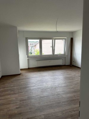 Freundliche und gepflegte 4-Zimmer-EG-Wohnung mit Balkon in Bruchsal