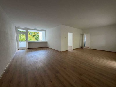 Frisch renovierte 4-Zimmer Wohnung mit Balkon [VAC-12920]