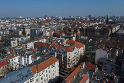 Großzügige Altbauwohnung mit Balkon in ruhiger Nebenstraße von Schöneberg