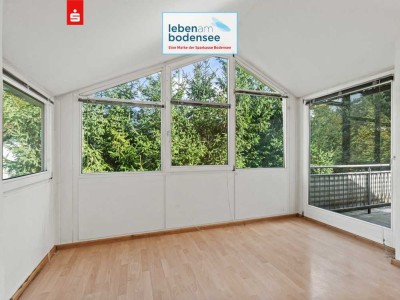 Freundliche 2-Zimmer-Dachgeschosswohnung 
mit Balkon und Stellplatz