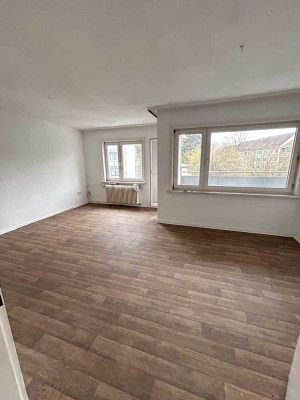 helle wohnliche 3 Zimmerwohnung in Stadtnähe