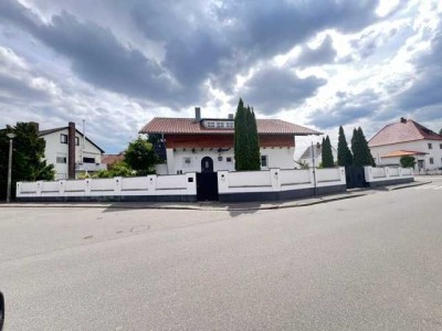 Freistehendes EFH mit Pool zu verkaufen