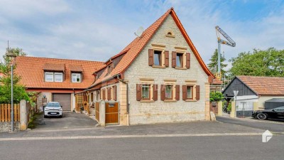 Vielseitiges Wohnkonzept: Historisches Gebäude kombiniert mit einem modernen Anbau in Seinsheim