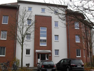 Stilvolle 2-Zimmer-Wohnung mit gehobener Innenausstattung mit Balkon und Einbauküche in Lüneburg