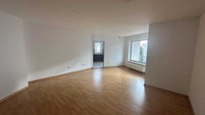 schöne helle 3-Zimmer Whg., Küche, Diele,  2 x Bad inkl. TG Stellplatz