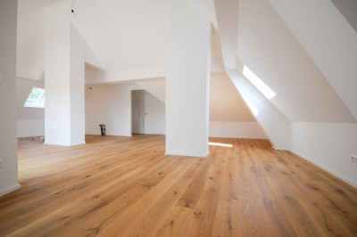 MODERNES DACHGESCHOß-LOFT MIT TERRASSE UND GEMEINSCHAFTSGARTEN IN ST. PÖLTEN