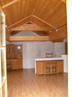 Ruhige DG Wohnung mit Balkon+Einbauküche in Aschau im Chiemgau