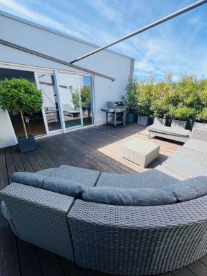 Neuwertiges Penthouse! Riesige Dachterrasse und Herzbergblick in Bad Homburg Dornholzhausen!