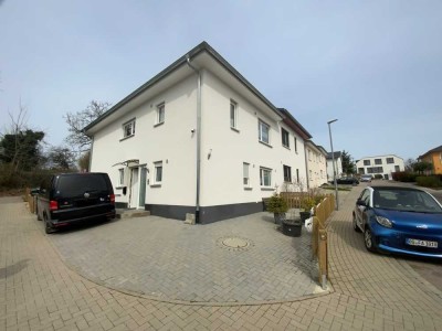 Attraktive Doppelhaushälfte auf Erbpachtgrundstück in begehrter Lage von Ettenheim