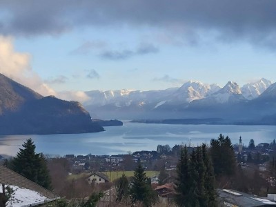 Willkommen in Ihrem neuen Zuhause in St. Gilgen, wo Luxus auf Natur trifft und der Alltag in die Ferne rückt.