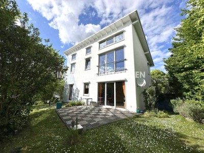 Familienglück hat vier Wände - Zentral gelegenes Einfamilienhaus mit Doppelgarage in Hünfeld