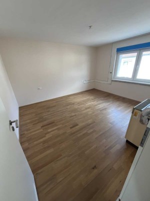 Exklusive, sanierte 3-Raum-Wohnung mit Balkon in Karlsruhe