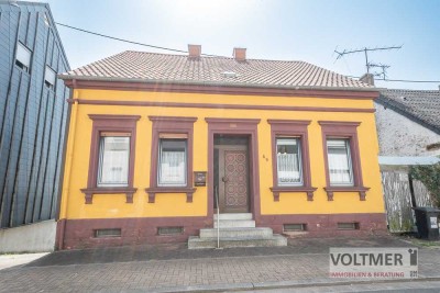 PANORAMA -freistehendes Ein- bis Zweifamilienhaus mit Doppelgarage und Garten in Spiesen-Elversberg!