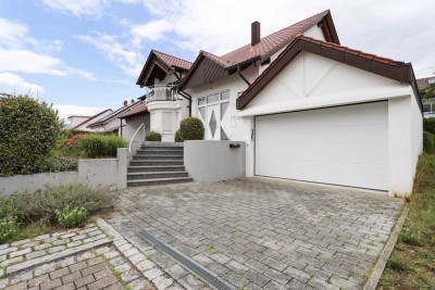 Gepflegtes Zweifamilienhaus in Familienfreundlicher Lage.